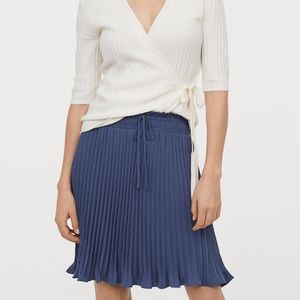 H&M navy blue pleated skirt